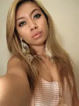 Chatter avec felicitaa_35 et des femmes célibataires vers Le Havre