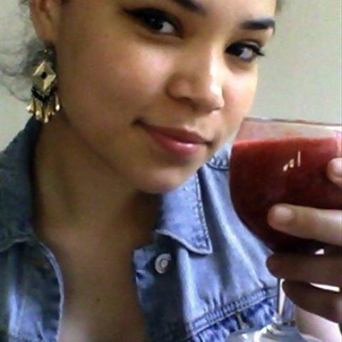 Chatter avec binettesa_19 et des femmes célibataires vers Paris/2ème Arrondissement