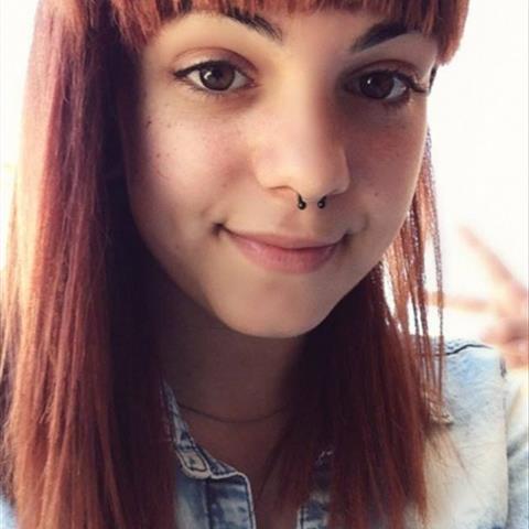 Chatter avec prisca_24 et des femmes célibataires vers Petit Quevilly 2